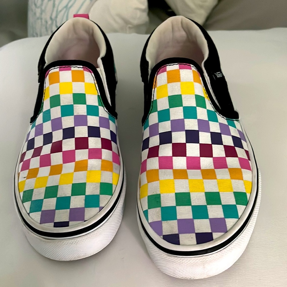 Vans Rainbow Checkered Skate Shoe Girls size 3.5 EUC